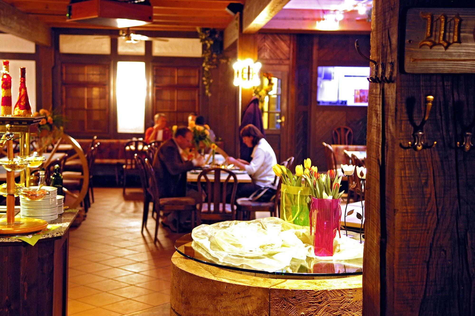 Hotel Brauhaus Zum Loewen Mühlhausen Esterno foto